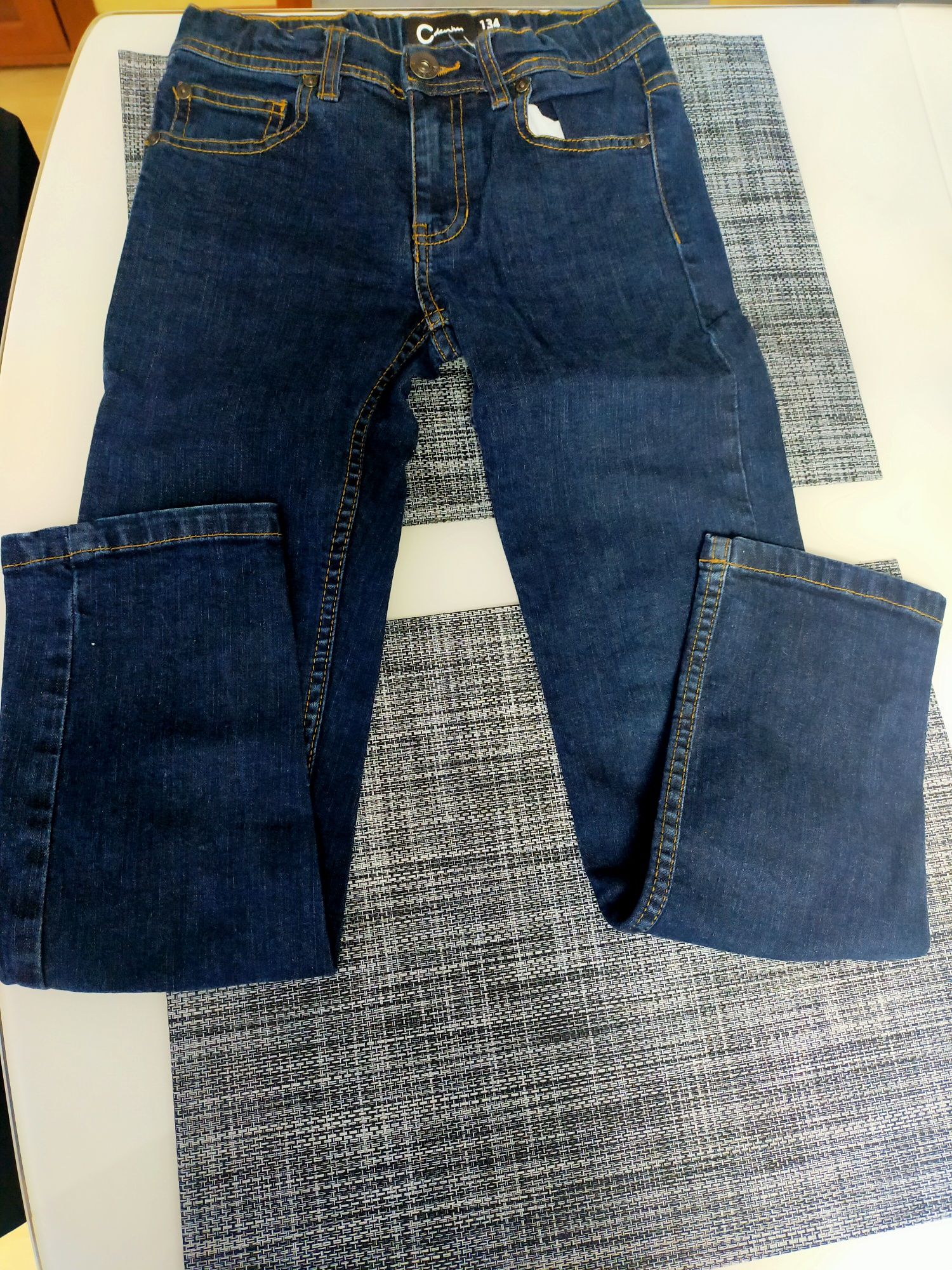 Spodnie jeansowe dla chłopca r. 134