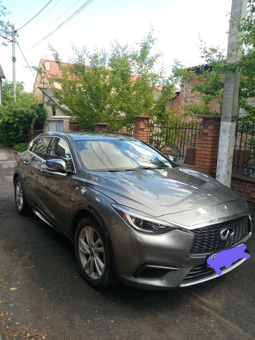 Оренда авто Infinity qx30 преміум класу.