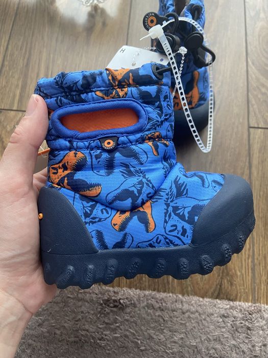 Черевики чобітки чоботи bogs