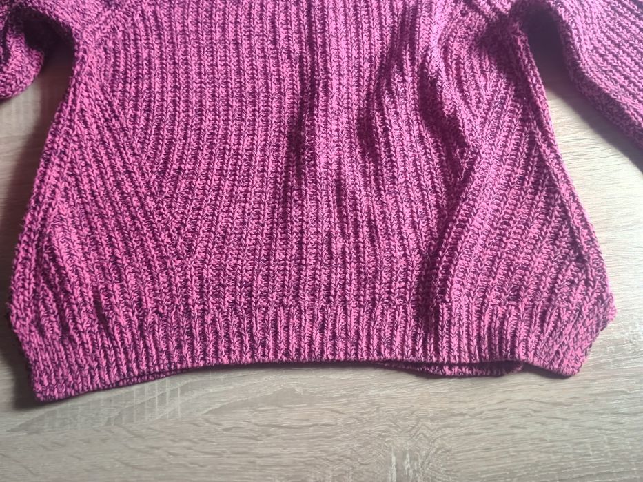 Sweterek marki H&M w rozmiarze S