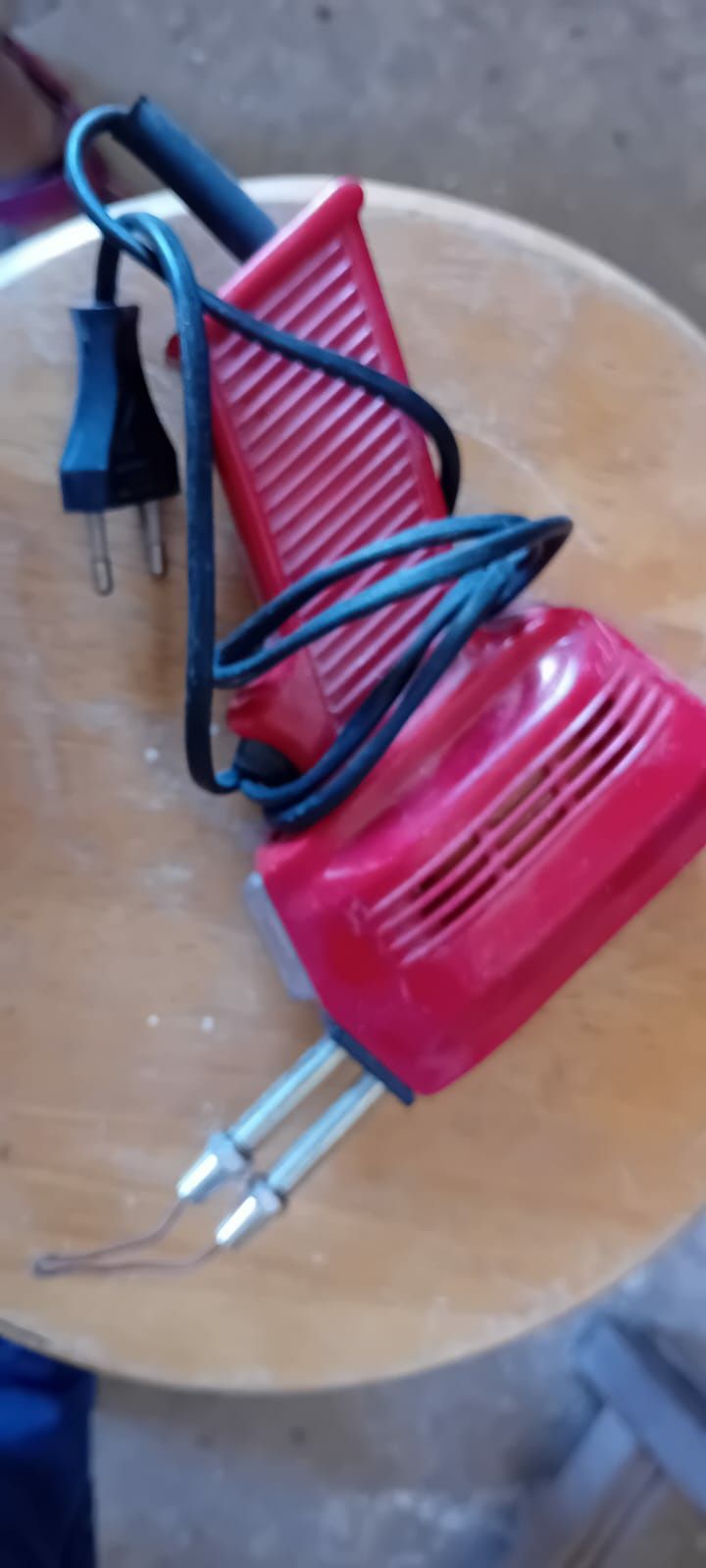 Pistola de soldar antiga a funcionar