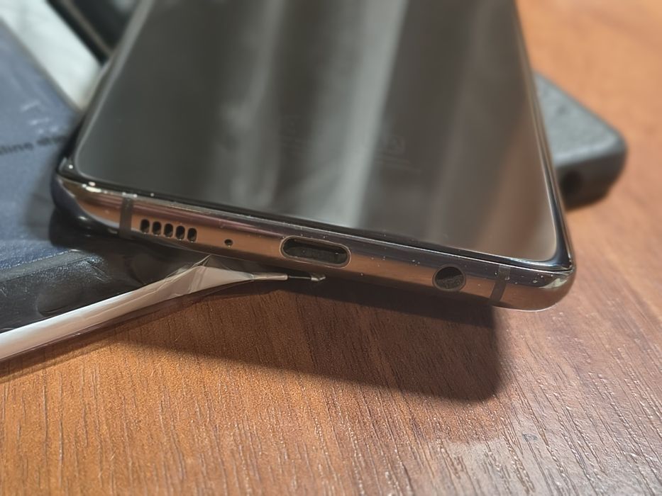 Продам Samsung S10+ 8/128 ceramic