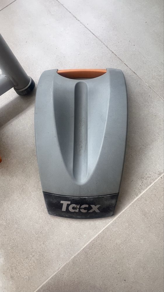 Trenazer Tacx Satori z kotem 700c