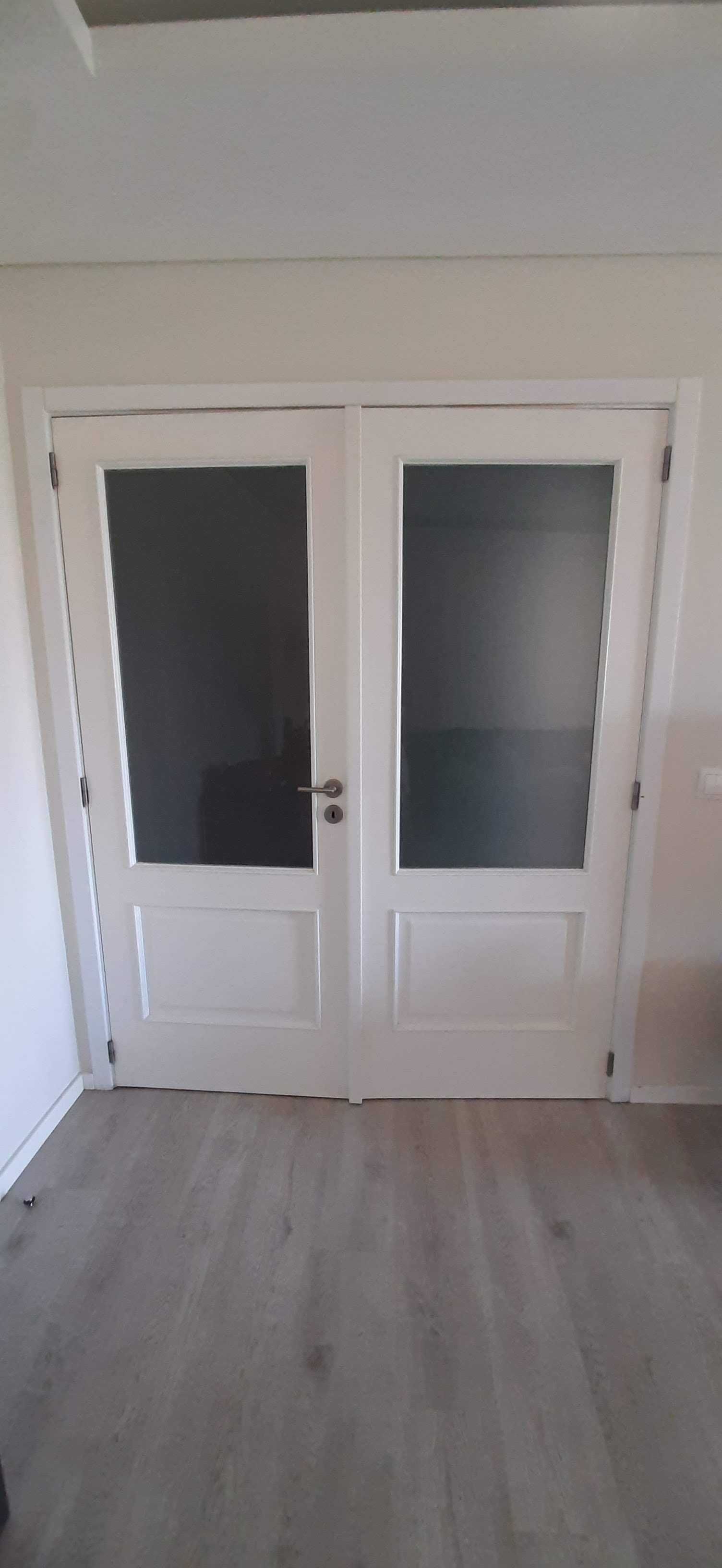 Porta interior lacada a branco