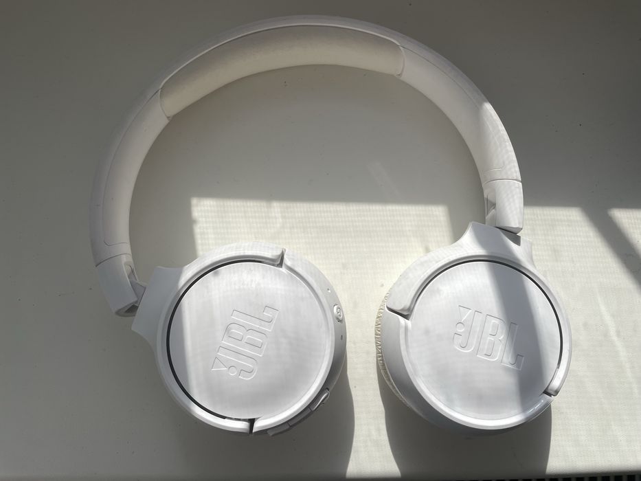 Навушники JBL TUNE 520 ВТ білі White