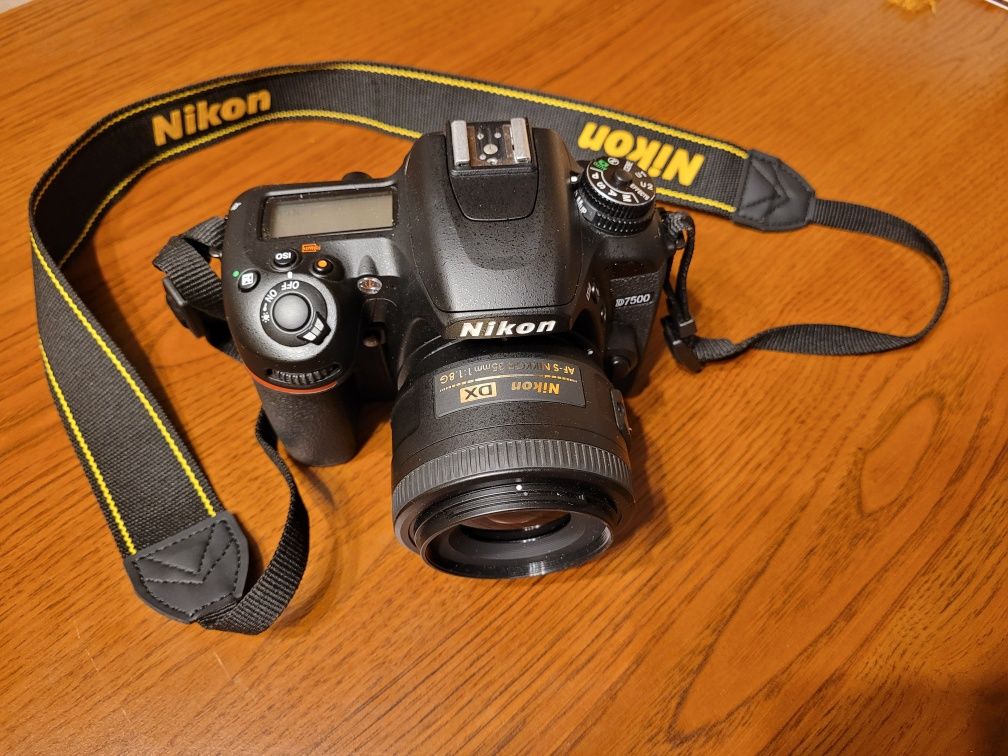 Nikon D7500 Nikkor 18-140 mm Nikkor 35 mm