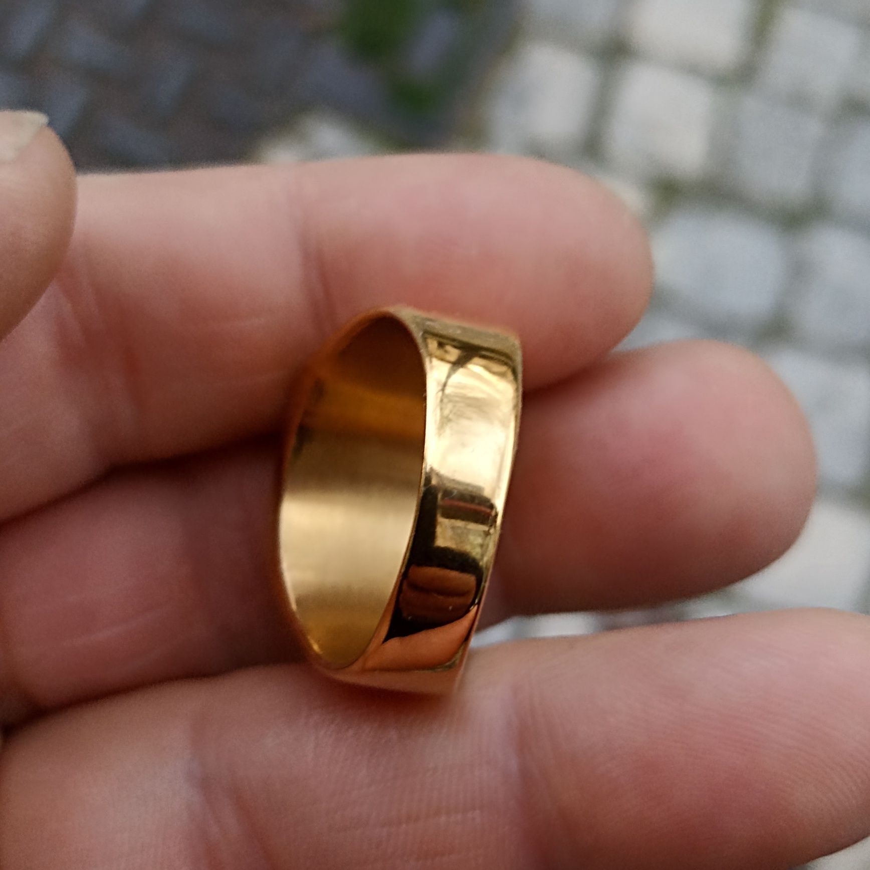 Anel Grosso dourado novo