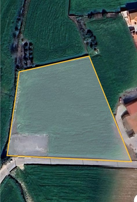 Aluga-se Estaleiro/ Terreno/ Espaço