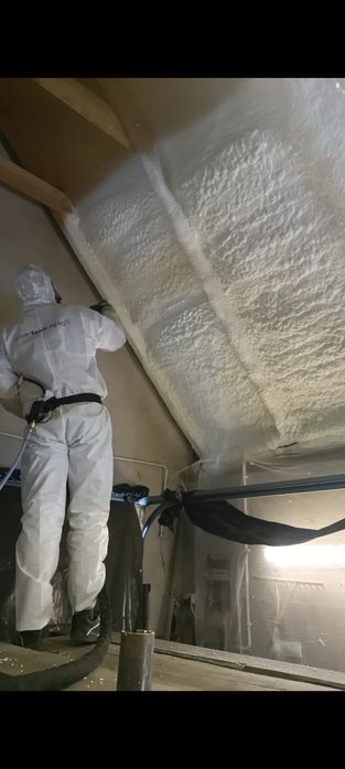 Docieplenia Poddaszy Metodą Wdmuchiwania Celuloza  KNAUF SUPAFIL PIANA