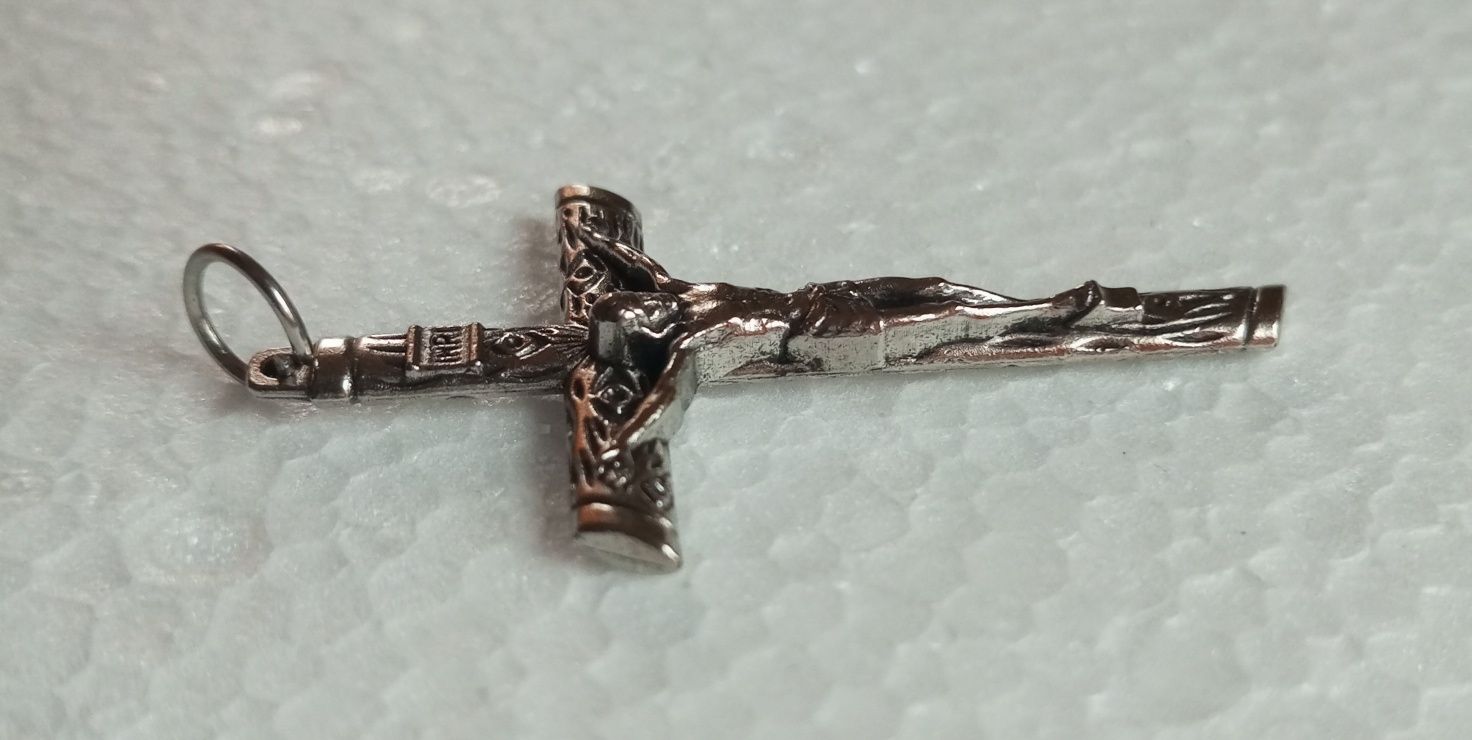 Metalowy krzyżyk do naszyjnika 5,5x3,5 cm