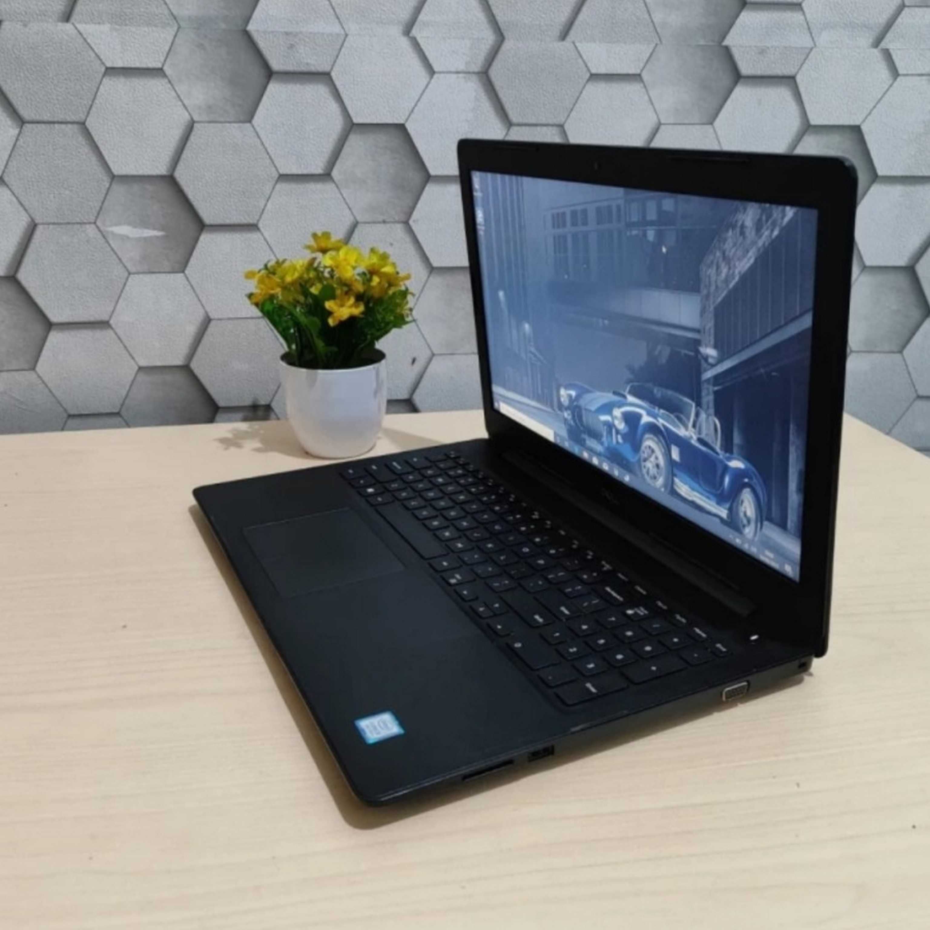 Dell Vostro 15.6" Octacore i5/8GB/256Nvme gama Profissional