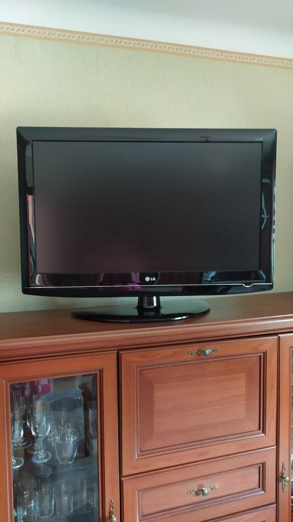 TV LG LCD 37 cali