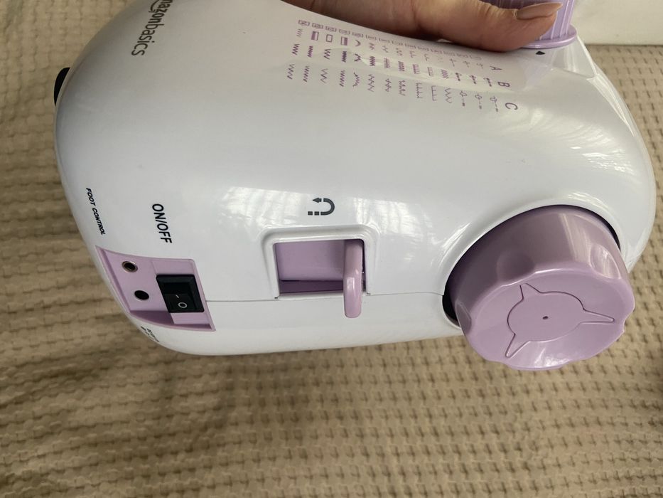Domowa maszyna do szycia Amazon Basics