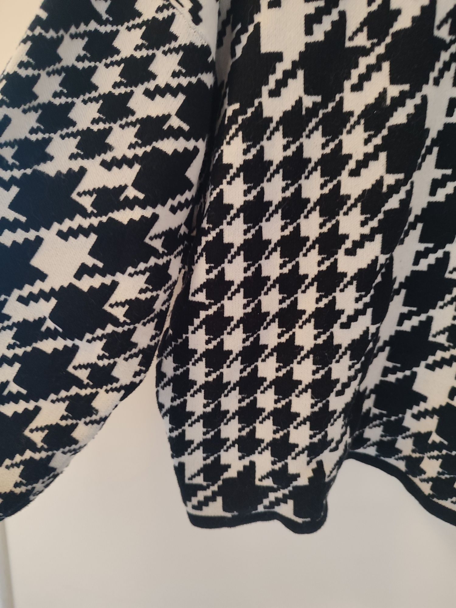 Sweter pepitka czarny H&m