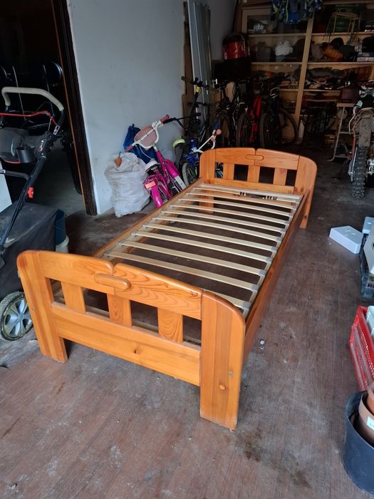 Łóżko z materacem 200x90