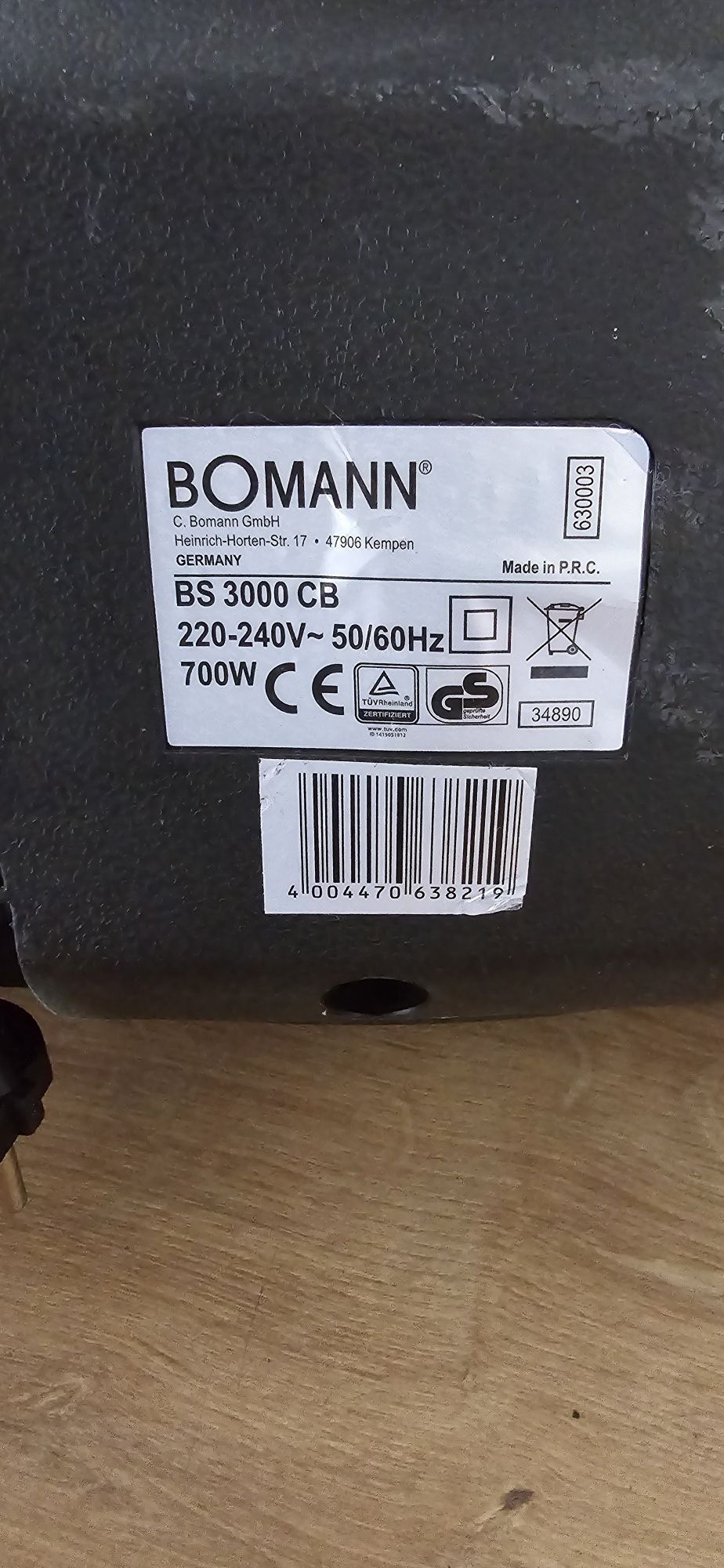 Mały mocny bezworkowy odkurzacz BOMANN BS 3000 CB o mocy 700W.