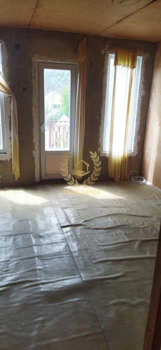 Продам двоповерховий дачний будинок поблизу с.Блиставиця