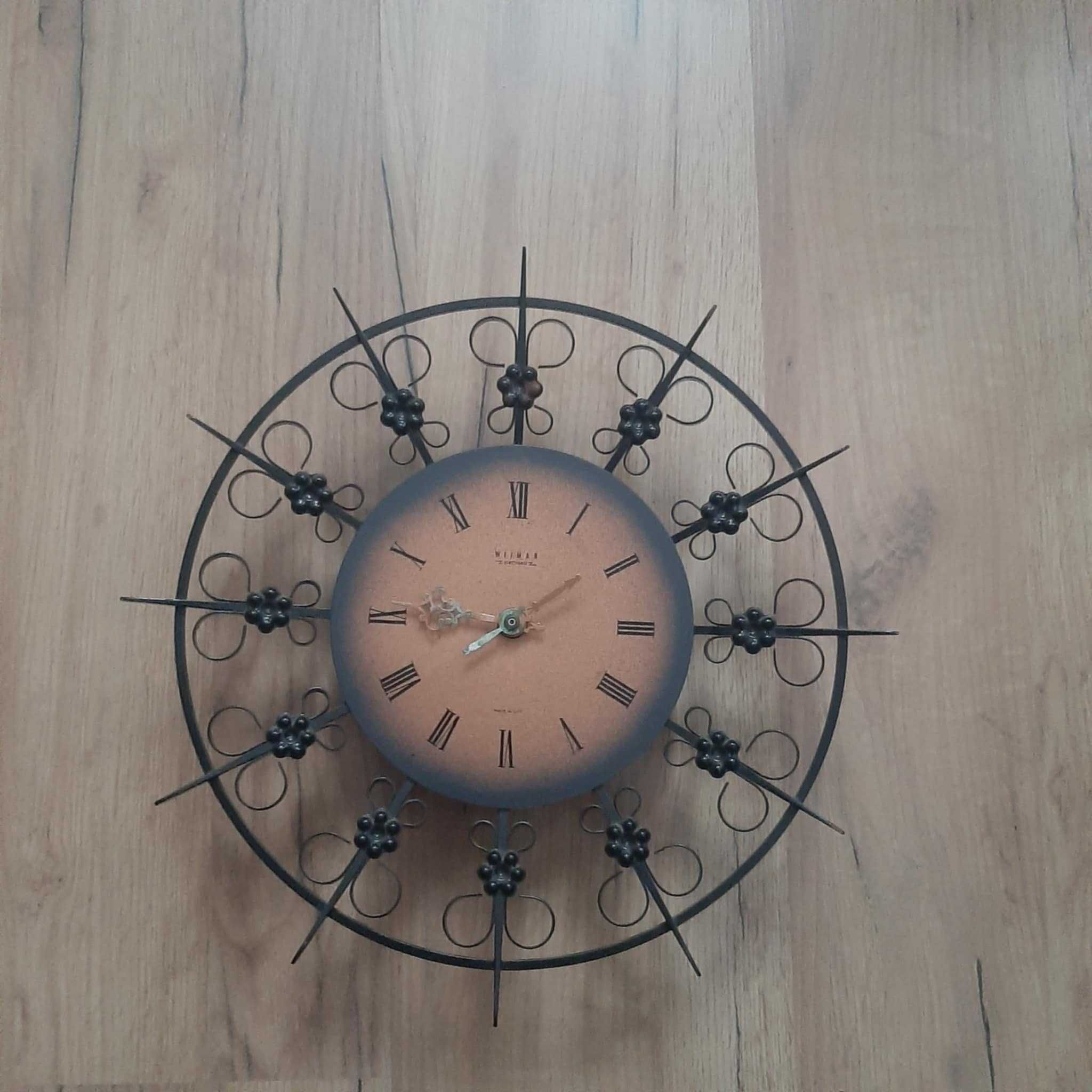 Metalowy zegar  WEIMAR QUARTZ produkcji DDR