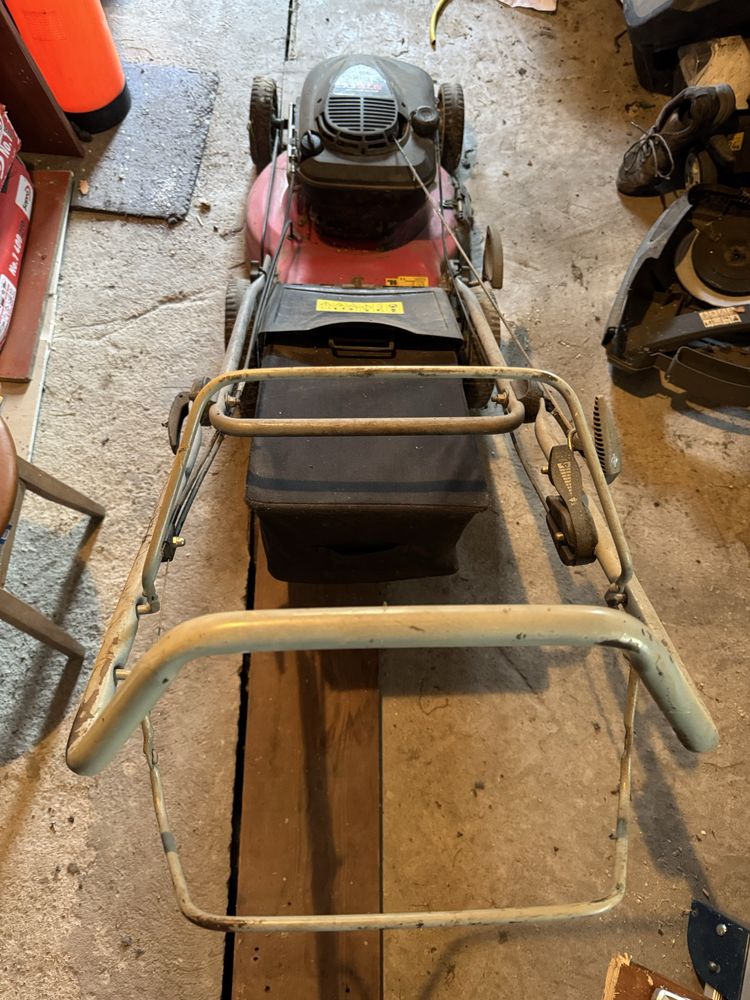 Kosiarka spalinowa Mustang 675 z napedem