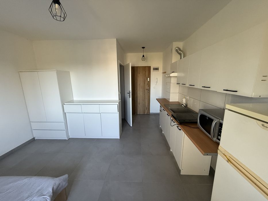 Piastow ul.żeromskiego kawalerka 27m2