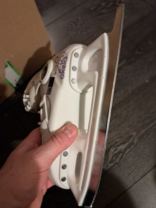 Łyżwy regulowane 32-34