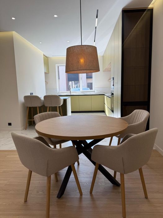 Продаж дизайнерського котеджу