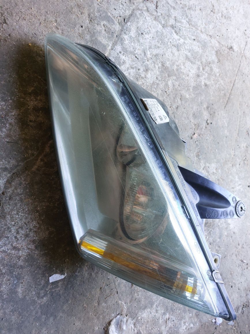 Lampy ford focus