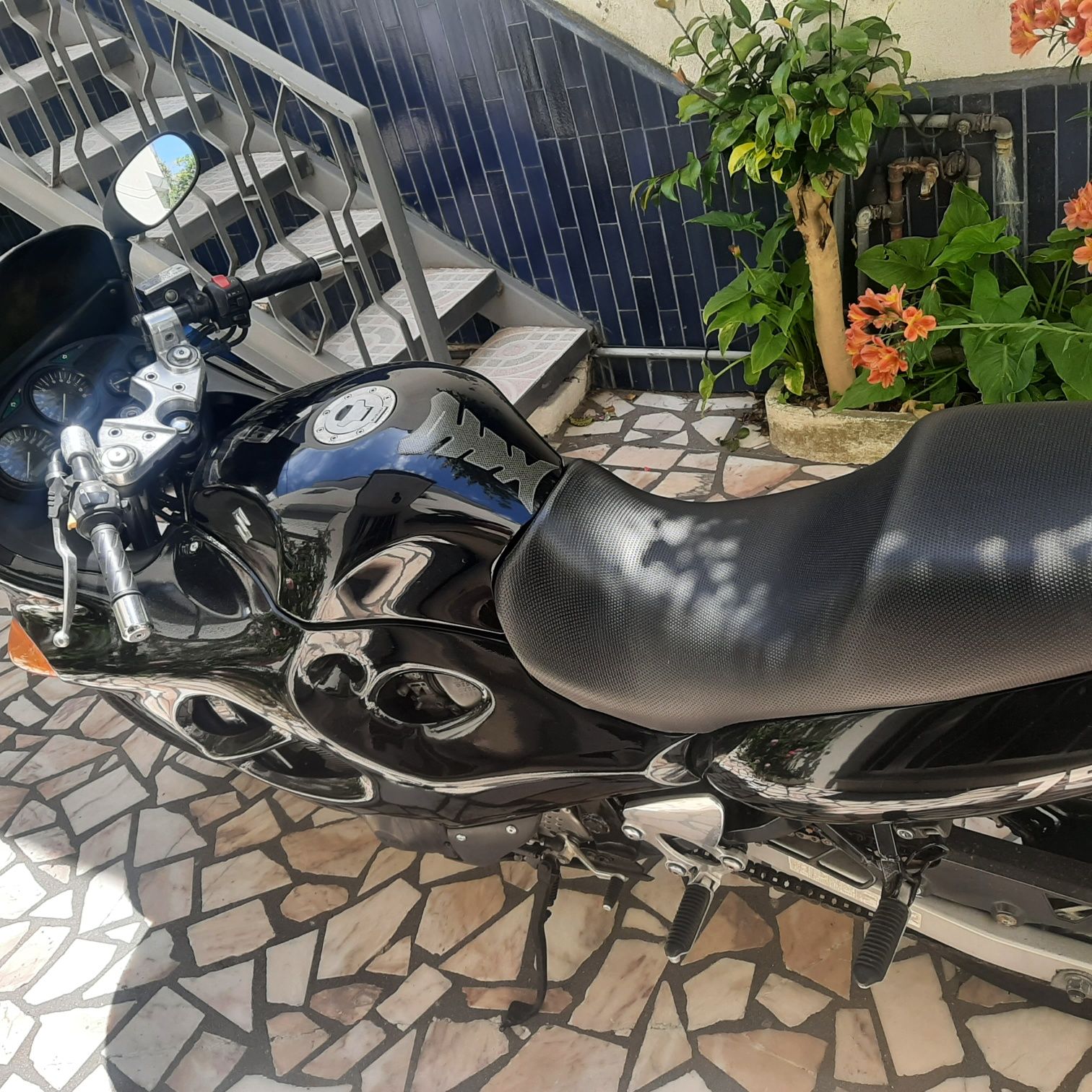 Suzuki gsxr 750 em ótimo estado