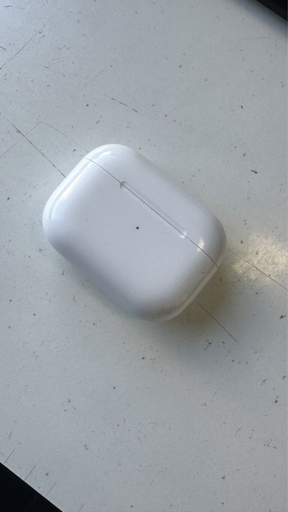 Продам кейс airpods pro 1