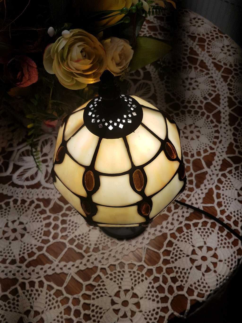 Śliczna lampa, lampka, nocna - witrażowa Tiffany