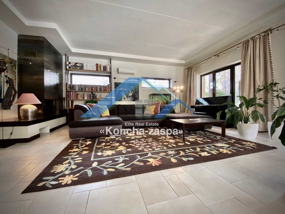 Дом в клубном КГ с бассейном. Козин. Конча Заспа