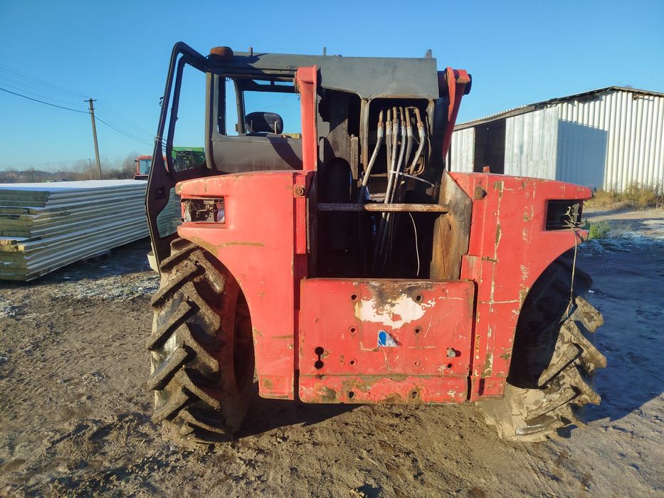 Навантажувач Massey ferguson 8937