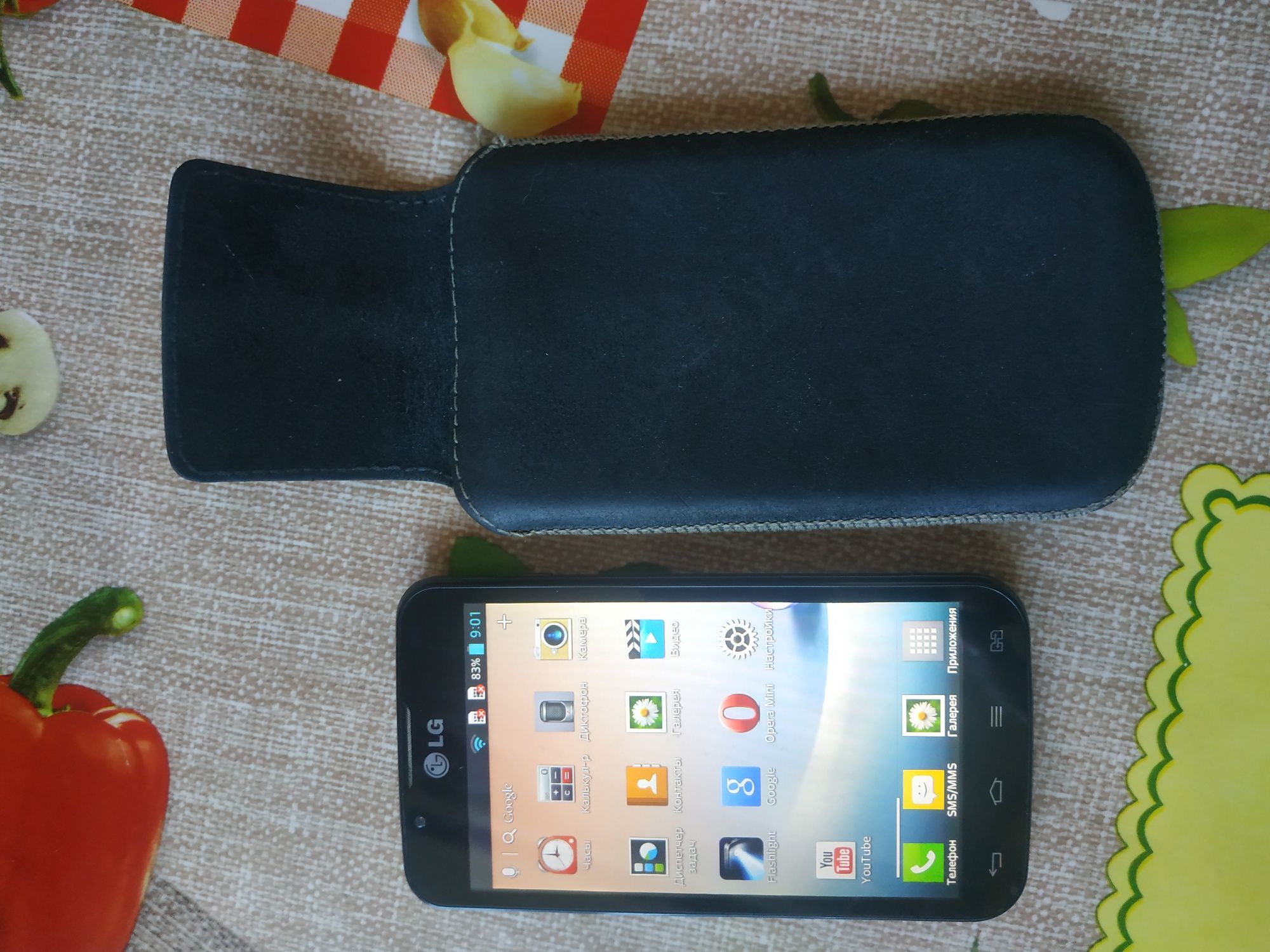 Мобильный телефон LG Optimus L7 II P715 Dual