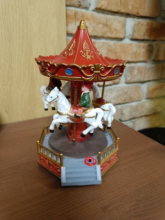 Świąteczna karuzela z muzyką