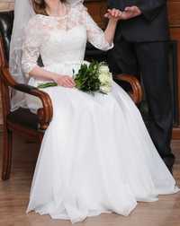 Весільня сукня і фата