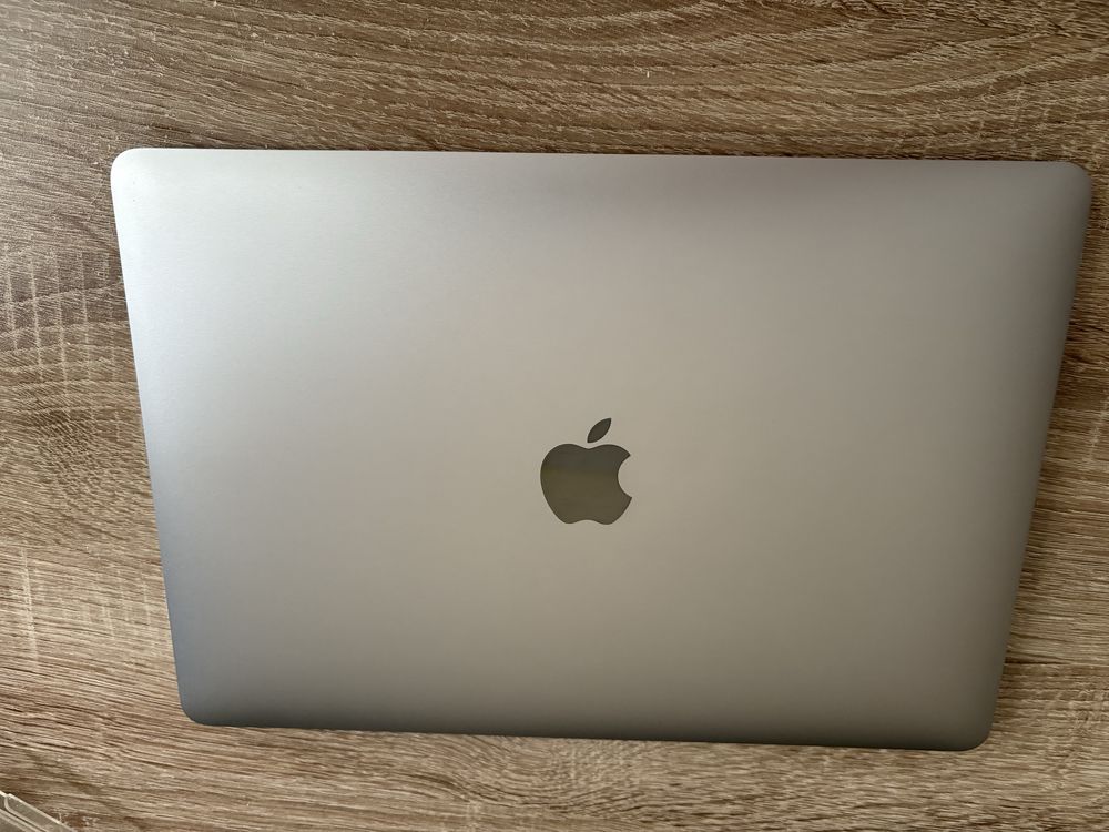 Macbook air M1 8/256