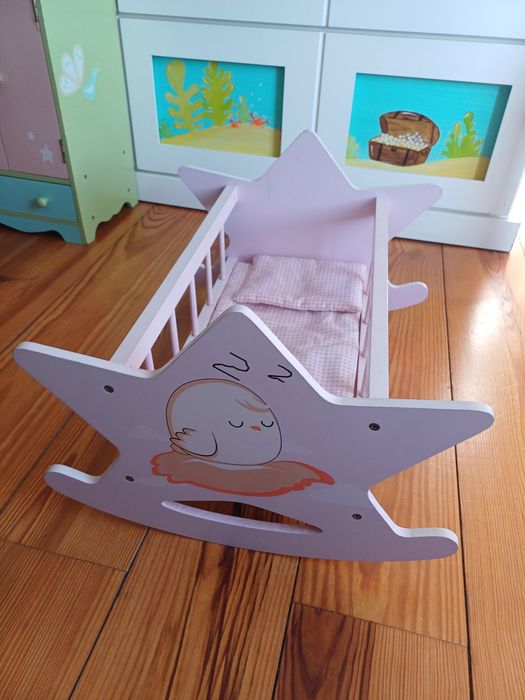 Berço e guarda-fato em madeira para boneca