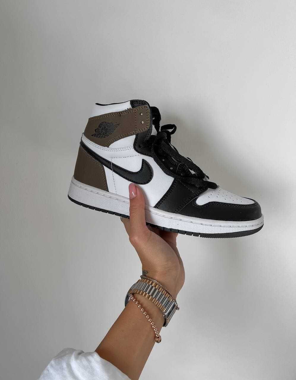 Jordan Retro 1  Dark Mocha