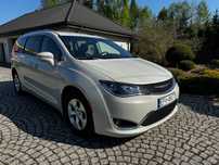 Chrysler Pacifica Touring L Plus, monitory, skórzane fotele,