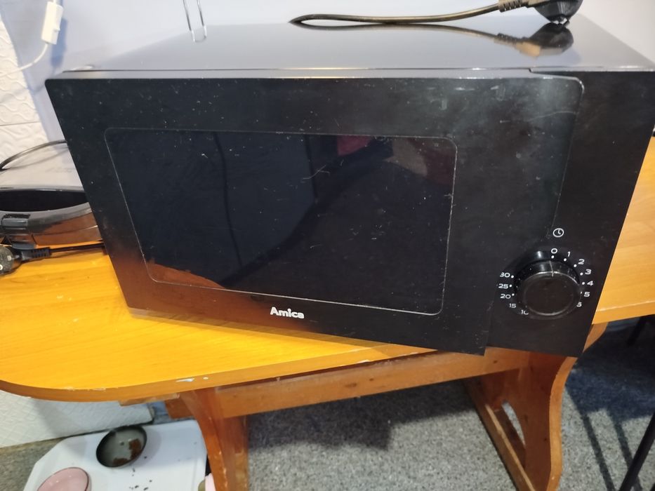 Kuchenka mikrofalowa AMICA