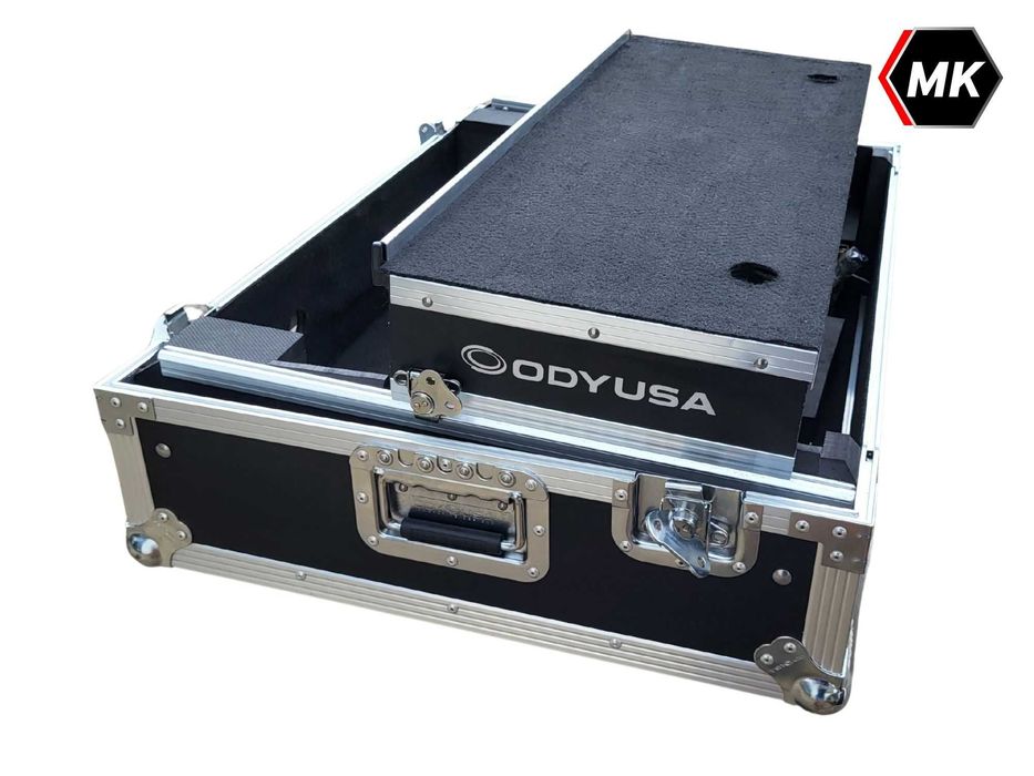 Denon Prime 4/4+ Flight Case z półką na laptopa oraz   RACK 2U