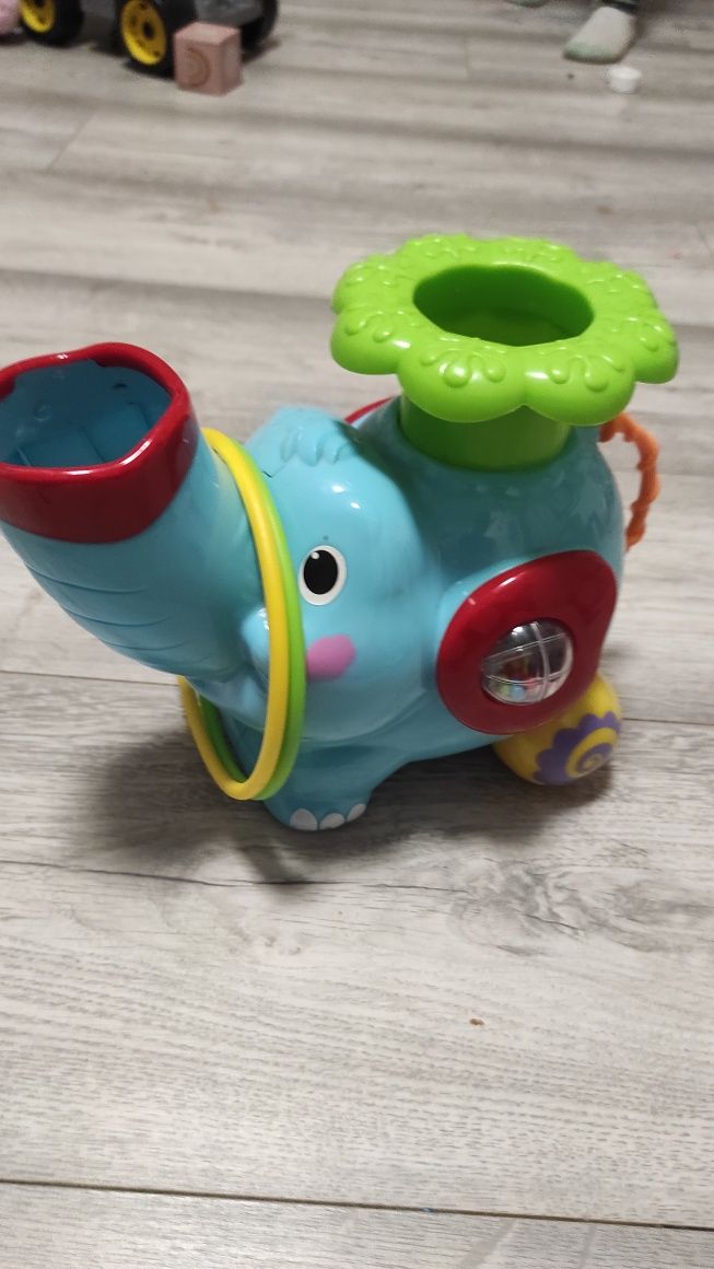 Smiki, śpiewający słoń zabawka interaktywna 
Smiki
Smiki, Strzelający
