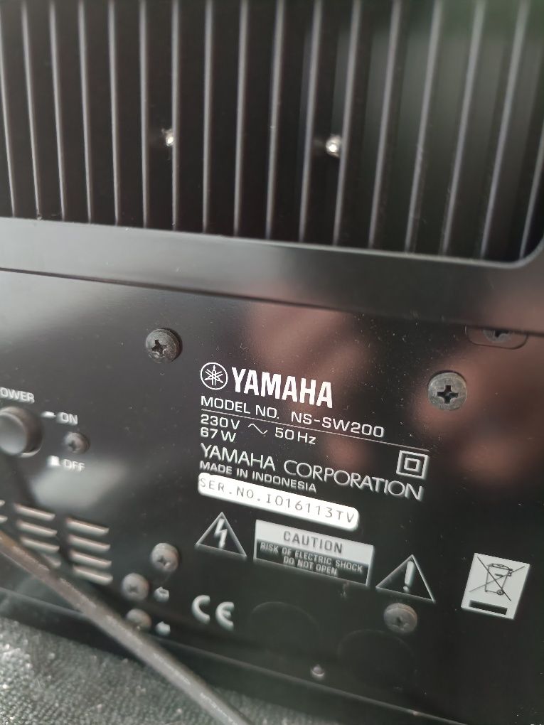 Subwoofer ativo Yamaha NS-SW200