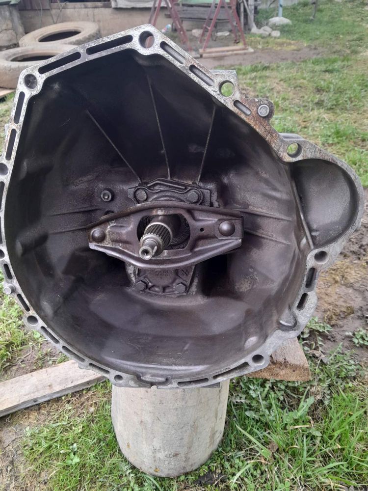 Коробка mersedes w 124