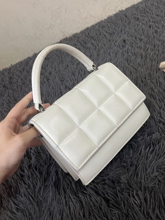 Біла дуже гарна сумка