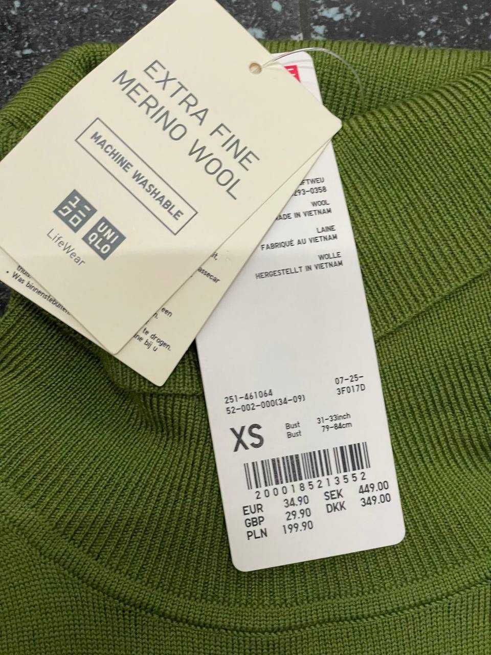 Светр Uniqlo 100% вовна, розмір ХС