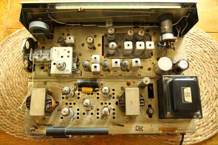 Wzmacniacz Sansui APS310, rywal au70