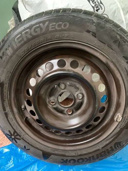 Продам комплект колёс Hankook Kinergy Eco + диски (R14)