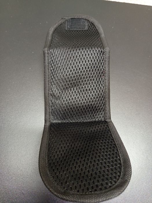 Pulseira magnética azul.