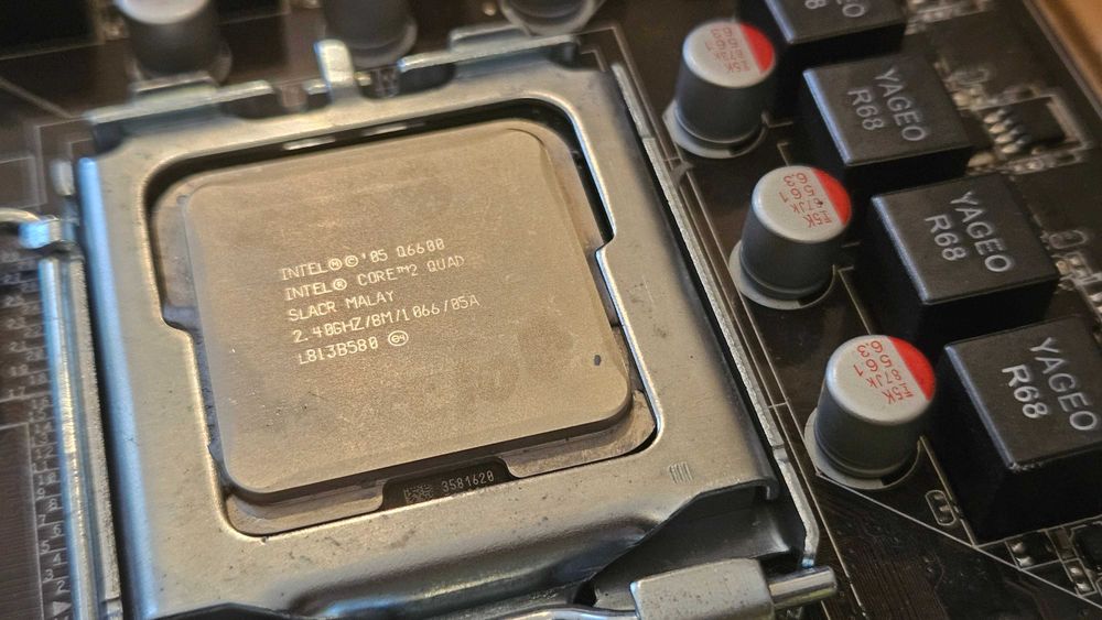 Bundle: Board ASUS P5QL-E + CPU Intel Core2Quad Q6600 + RAM 8GB DDR2